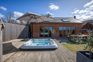 Long Cross Farm_Sun Terrace- click for photo gallery